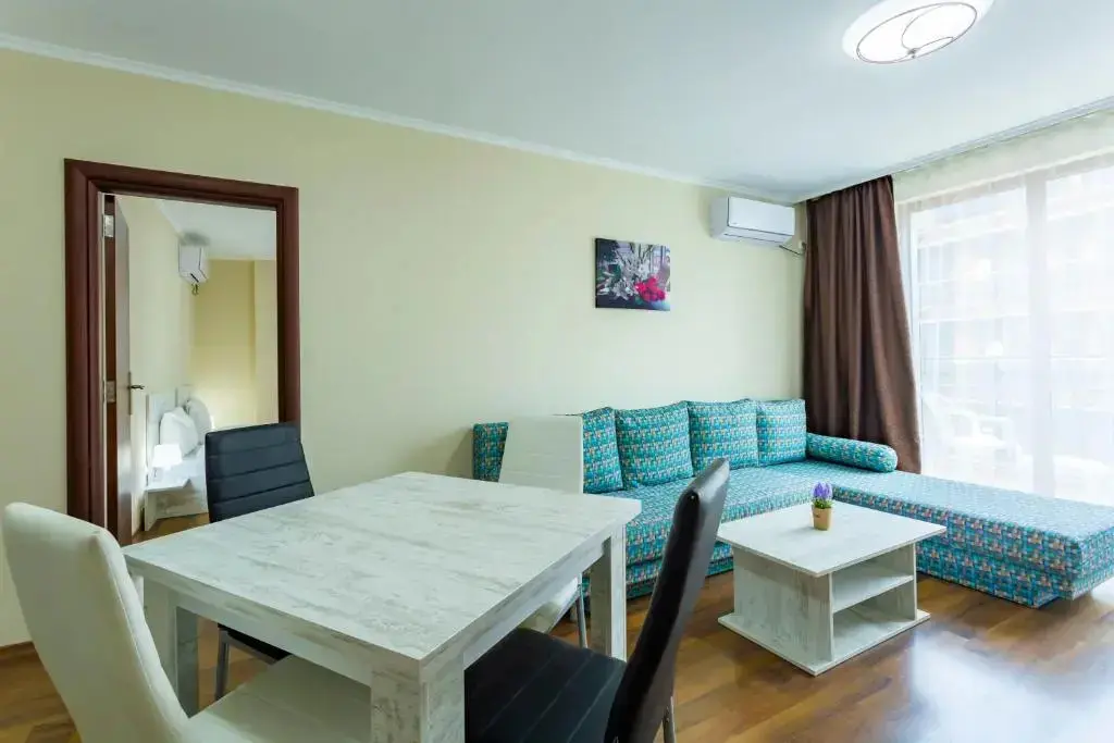 Поморие: Rose Gardens Apart Hotel