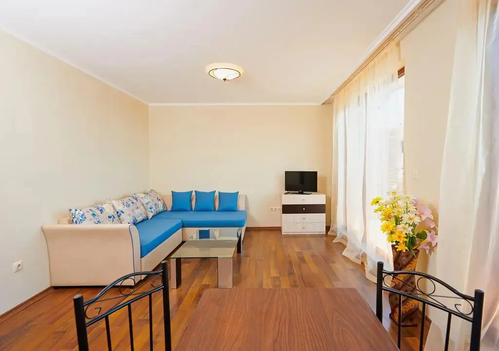 Поморие: Rose Gardens Apart Hotel