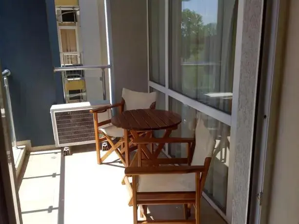 Солнечный берег: Sun City Apartments