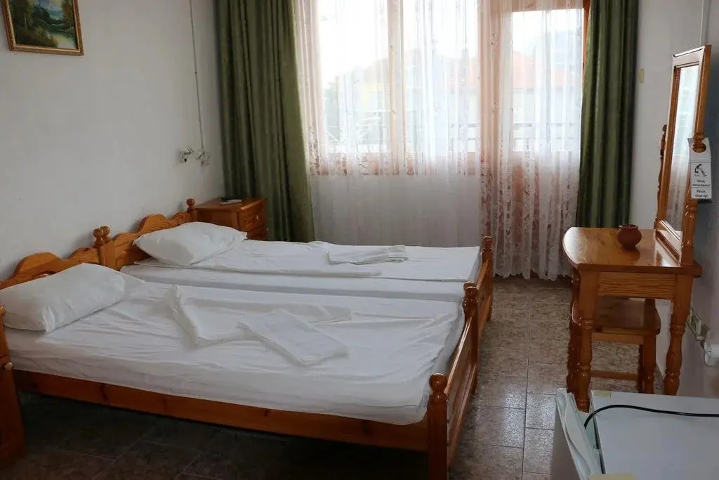 Равда: Guest House Kostadinovi