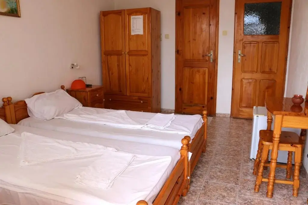Равда: Guest House Kostadinovi