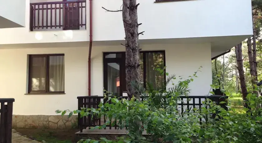 Царево: Borov Rai Houses