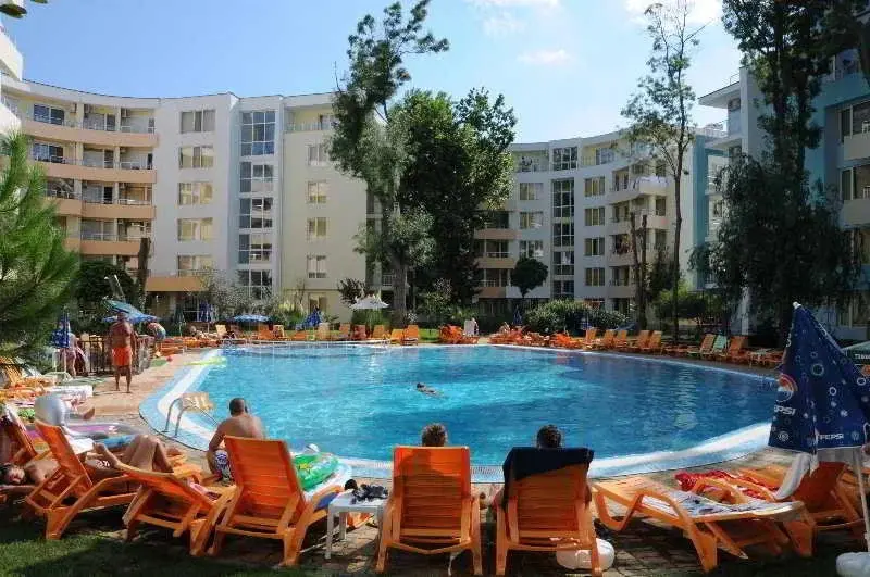 Солнечный берег: MNG Holiday Yassen Apartments