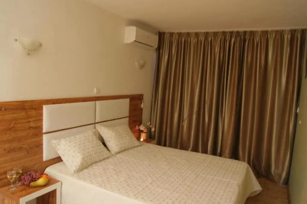 Несебр: Hotel Elizabeth Dy