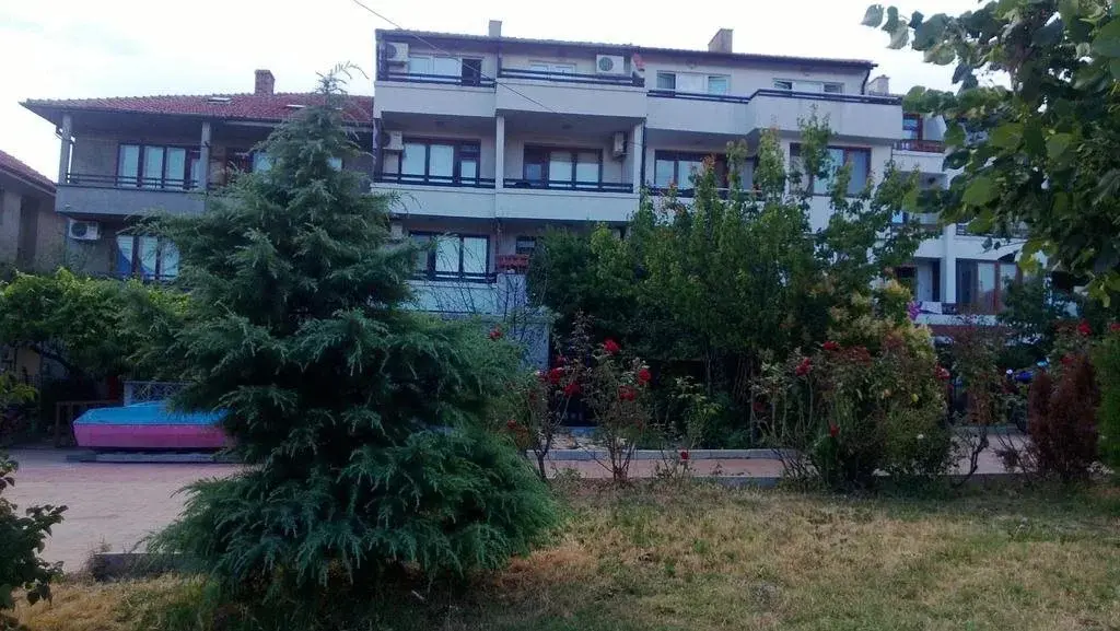 Созополь: Family Hotel Vadjo