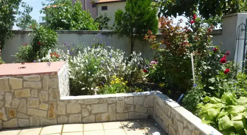 Созополь: Guest House Karabelev