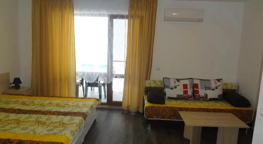 Созополь: Guest House Katinula