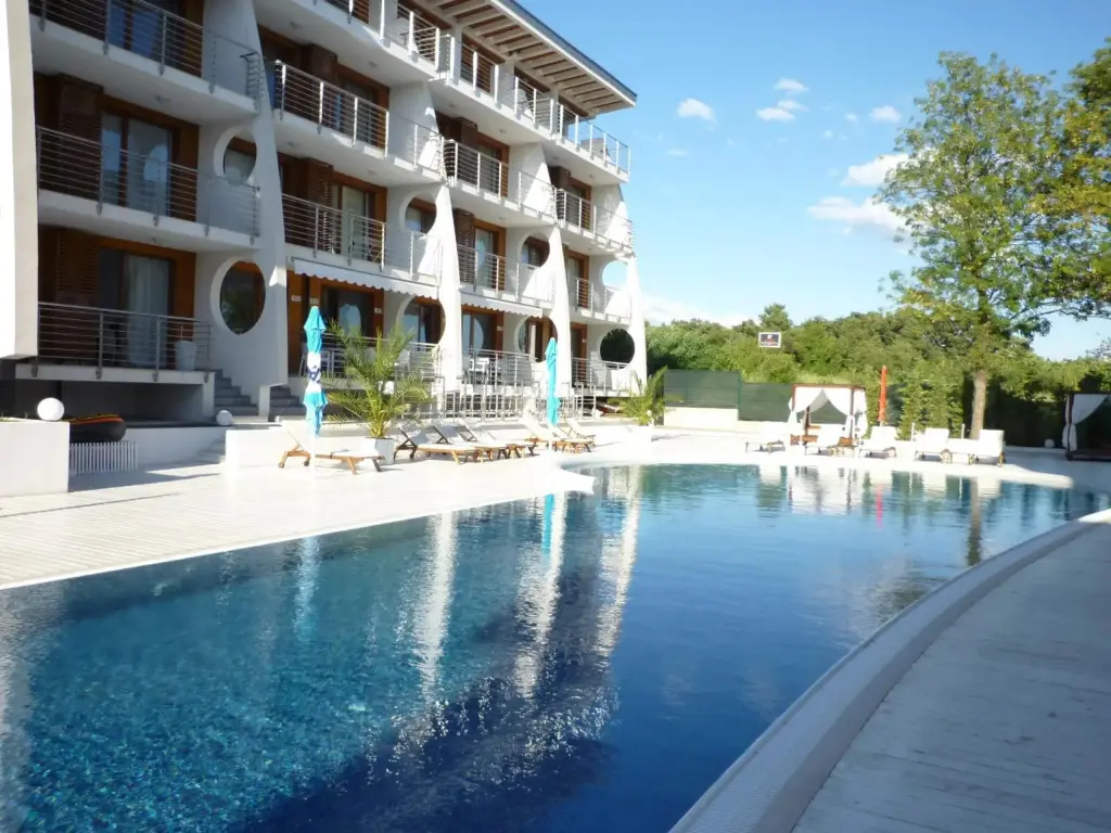 Поморие: White Sails Apartments