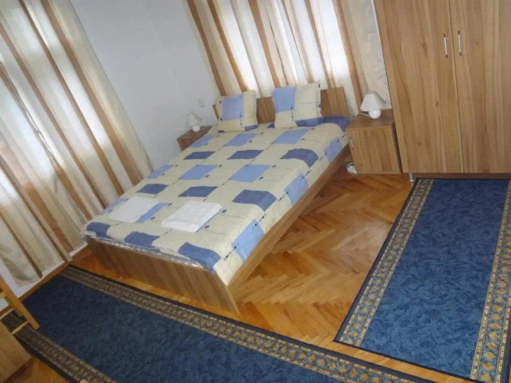 Варна: Guest Rooms Donovi