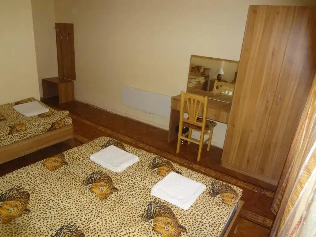 Варна: Guest Rooms Donovi