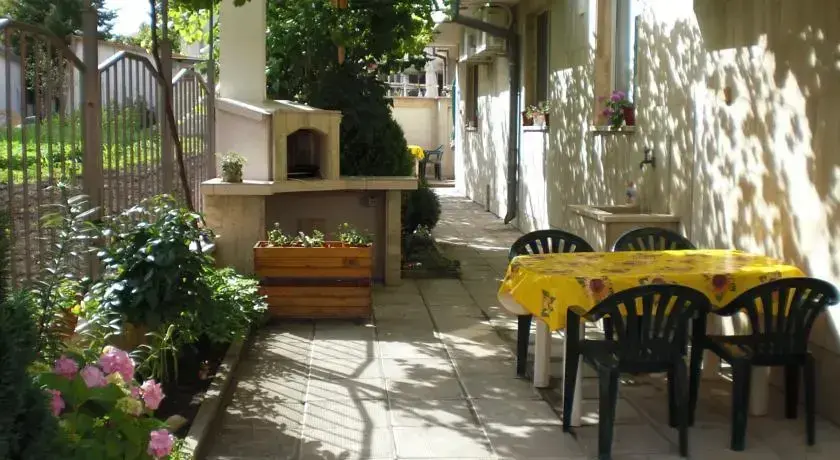 Равда: Sunflowers Guest House