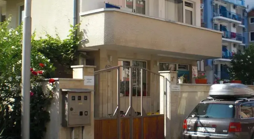 Равда: Sunflowers Guest House