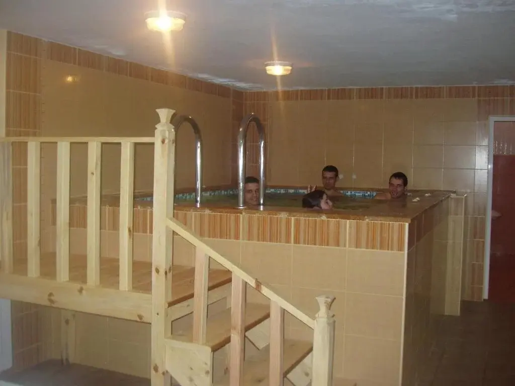 Сливен: Family Hotel Medven - 1