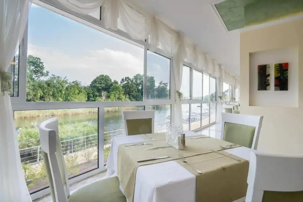 Приморско: Perla Royal Hotel