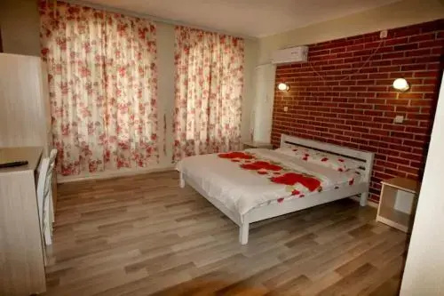 Крумовград: Hotel Divna