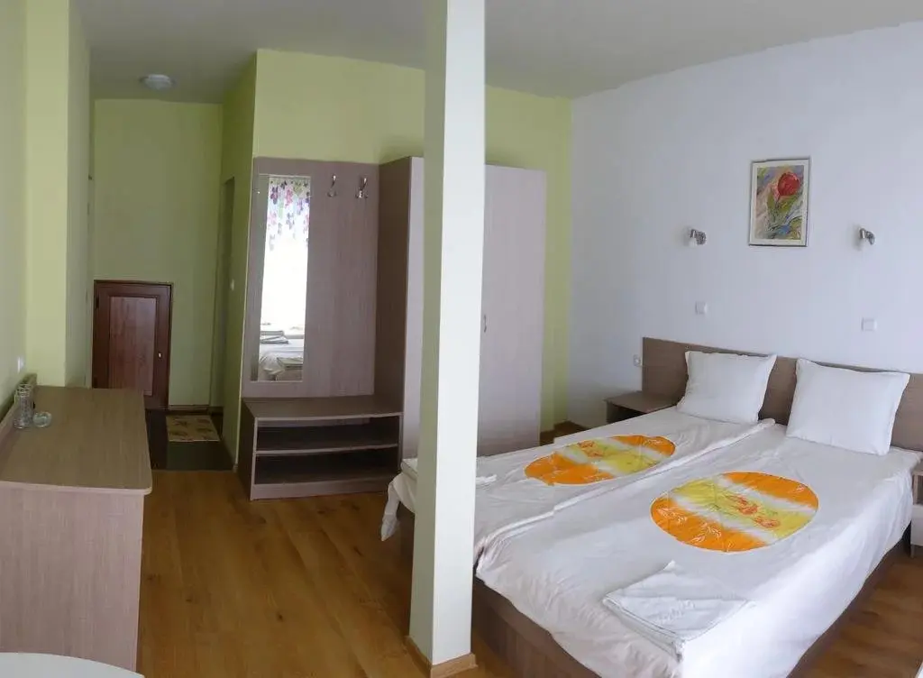 Китен: Hotel Rosa