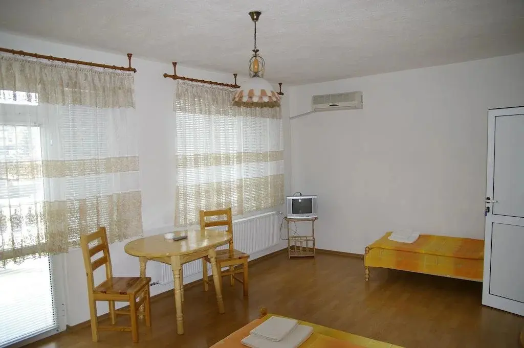 Калофер: Karadzhovy Guest House