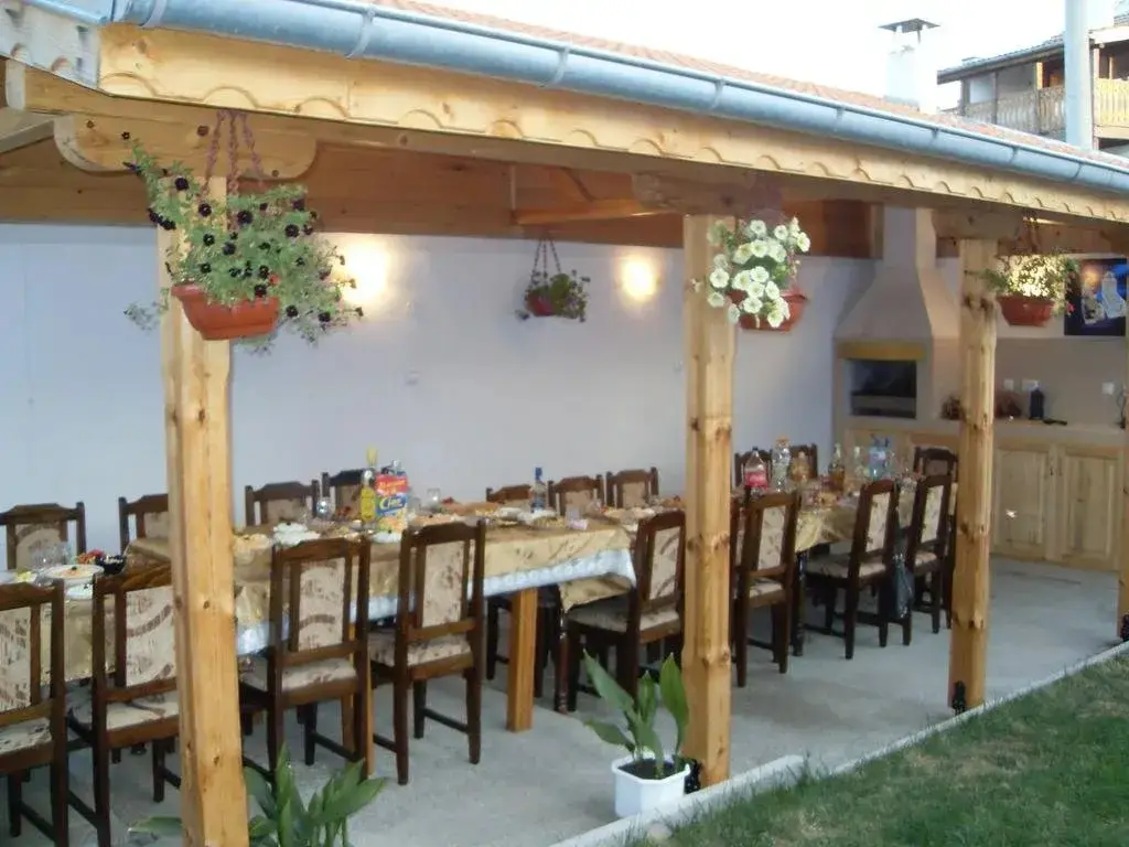 Калофер: Karadzhovy Guest House