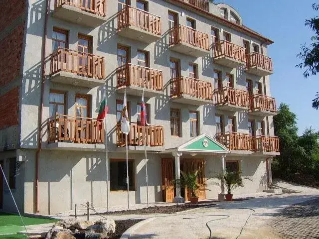 Варна: Hotel Voynikov