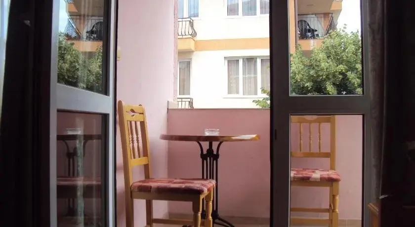 Несебр: Guest House Villa Roza