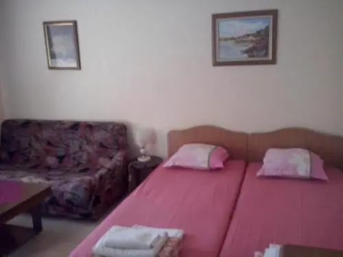 Несебр: Guest House Preslav