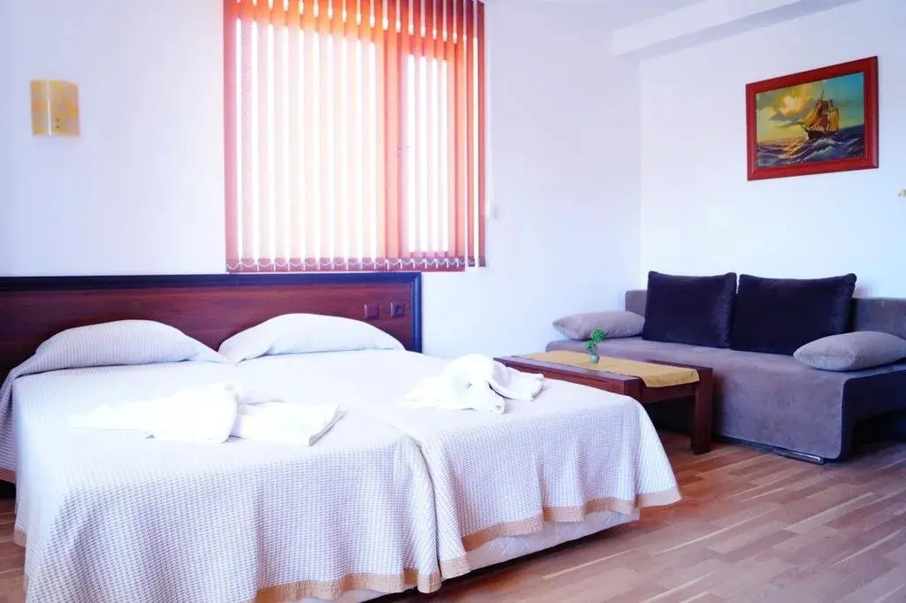 Обзор: Chrystal Guest House