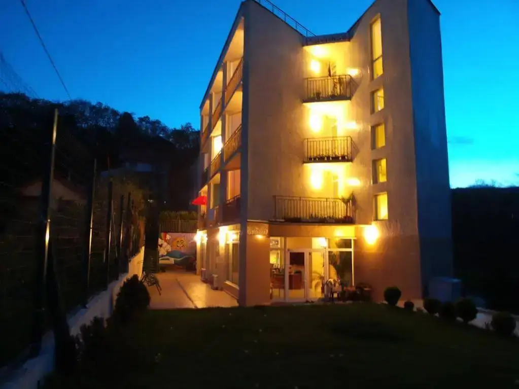 Варна: Hotel Paradise