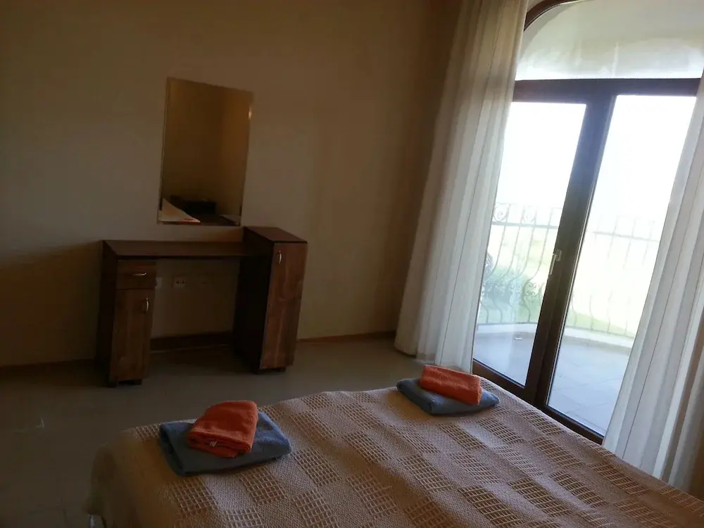 Созополь: Azur Apartments