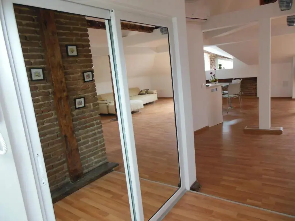 Варна: Florence Studio