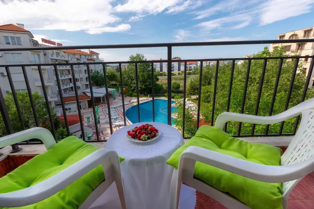 Солнечный берег: Pollo Resort Apartments