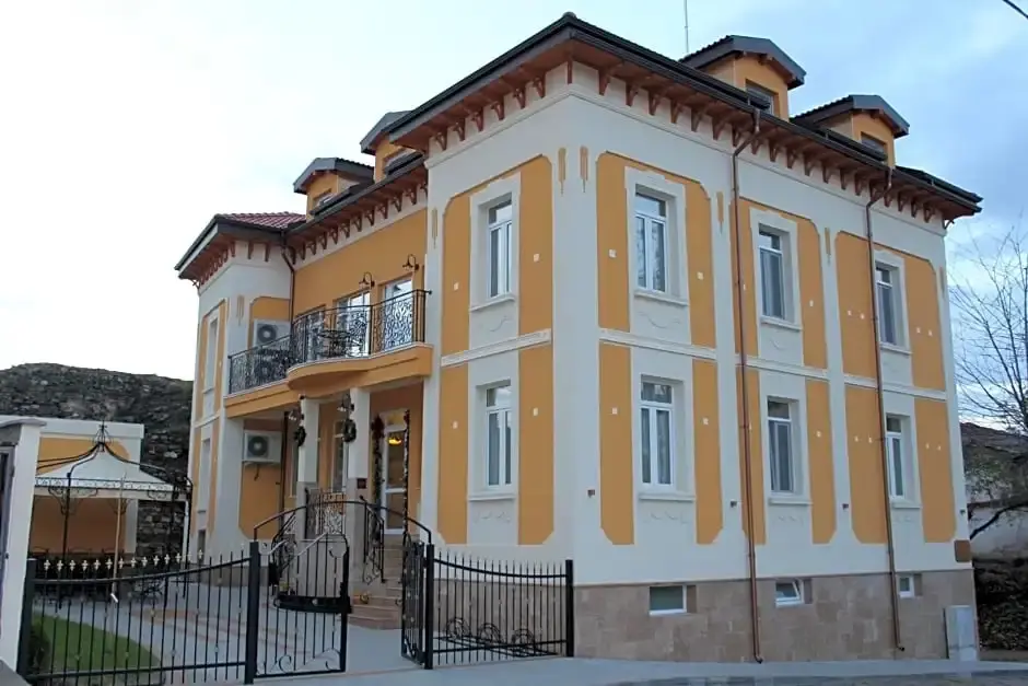 Хисаря: Villa Paris