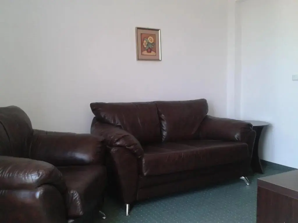 Равда: Family Hotel Asai