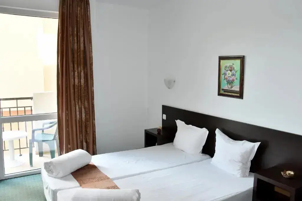 Равда: Family Hotel Asai