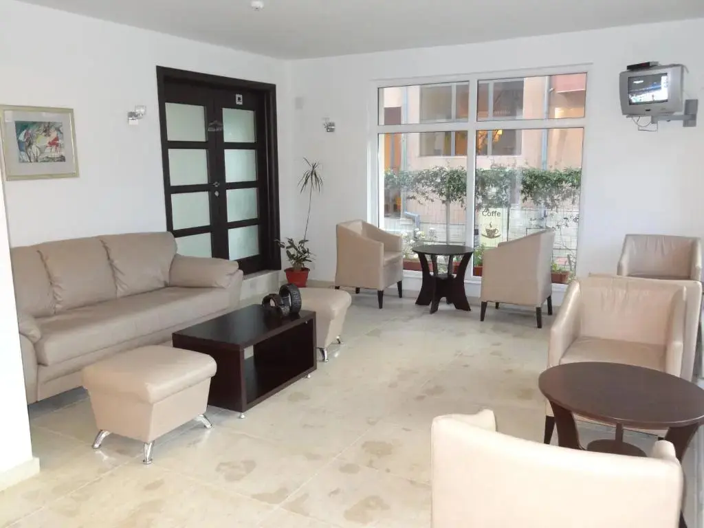Равда: Family Hotel Asai