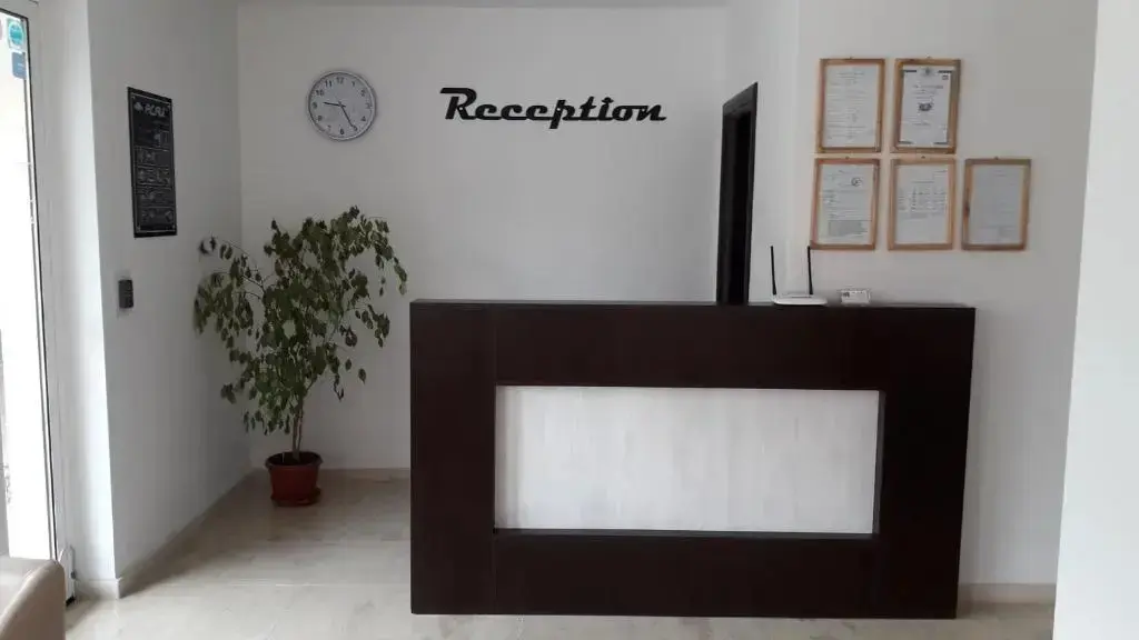 Равда: Family Hotel Asai