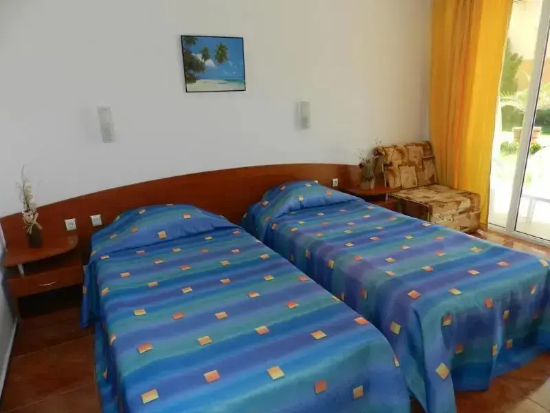Солнечный берег: Sun Village Apartments