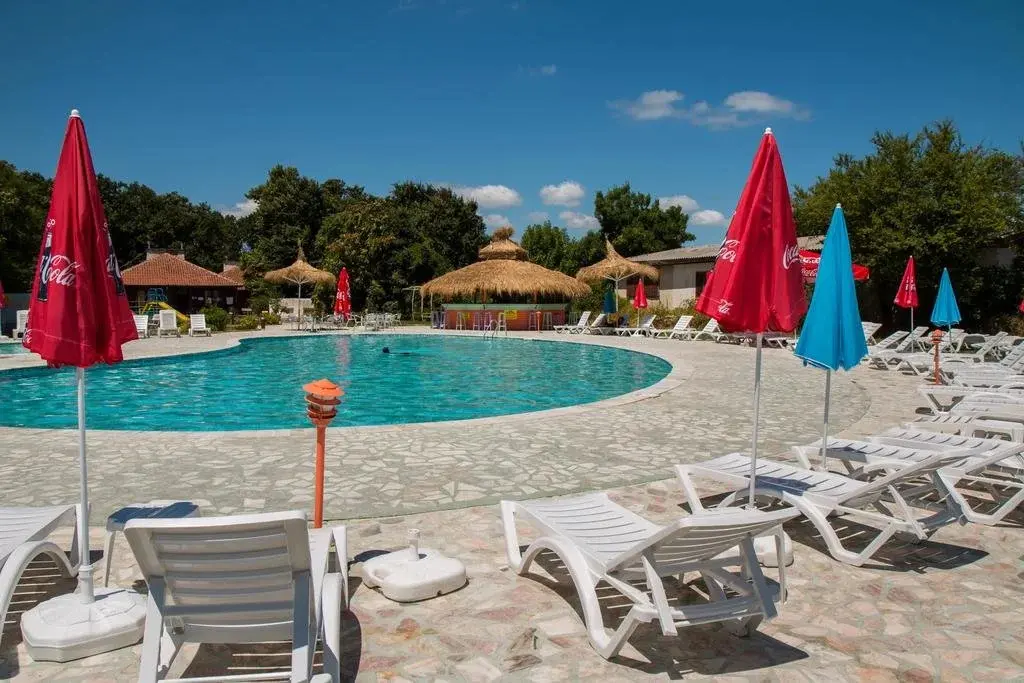 Китен: Hotel Kremikovci