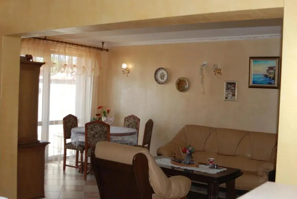 Каварна: Guest House Italia