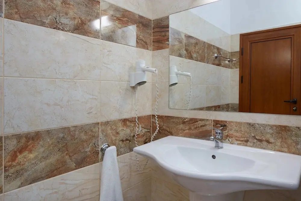 Солнечный берег: Hotel Lira