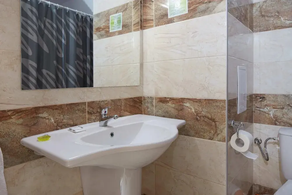 Солнечный берег: Hotel Lira