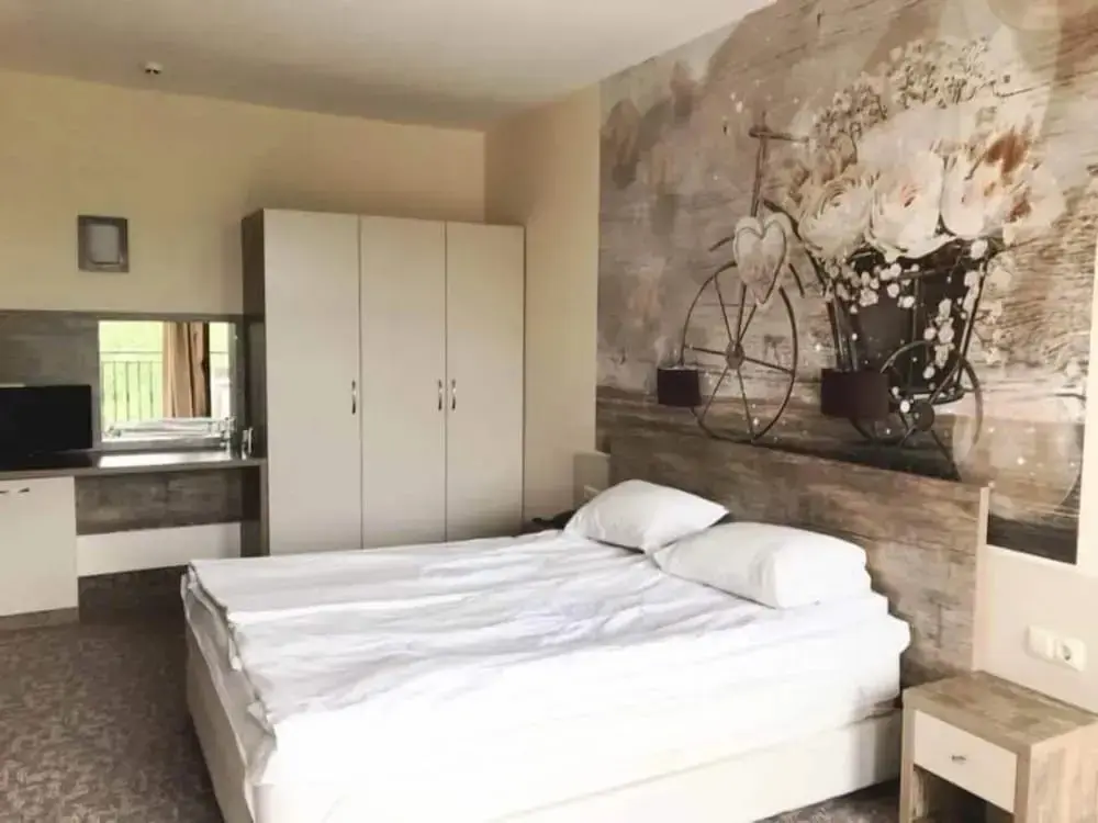 Солнечный берег: Hotel Lira