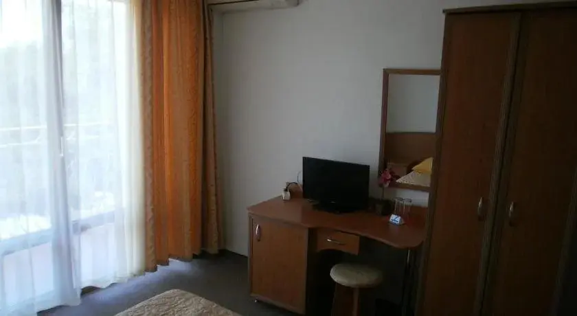 Китен: Hotel Europa