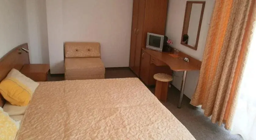 Китен: Hotel Europa