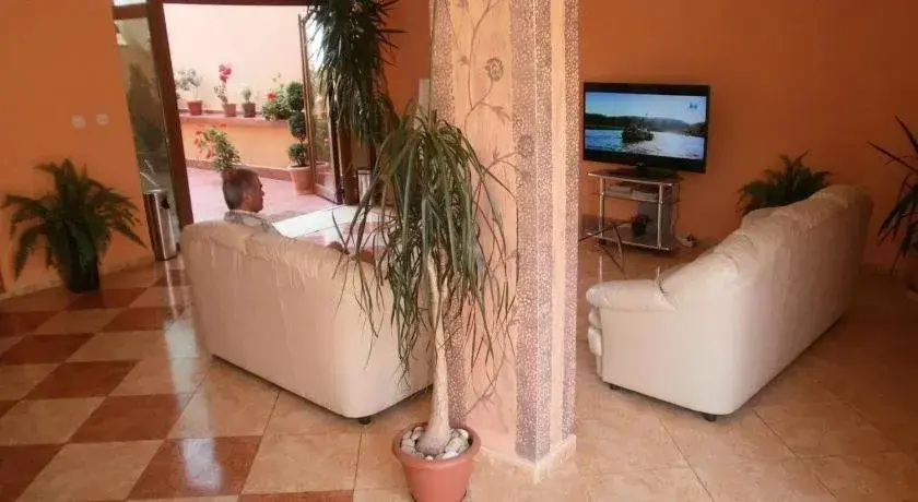 Китен: Hotel Europa