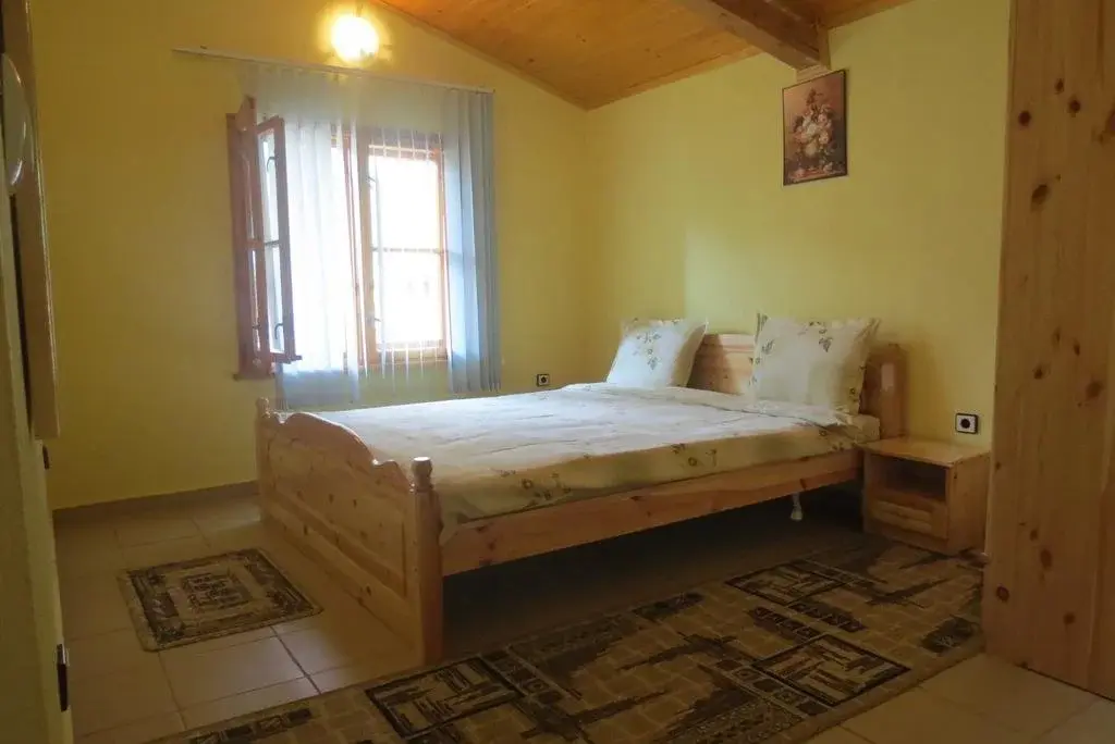 Сапарева баня: Guest House Gyuviyski