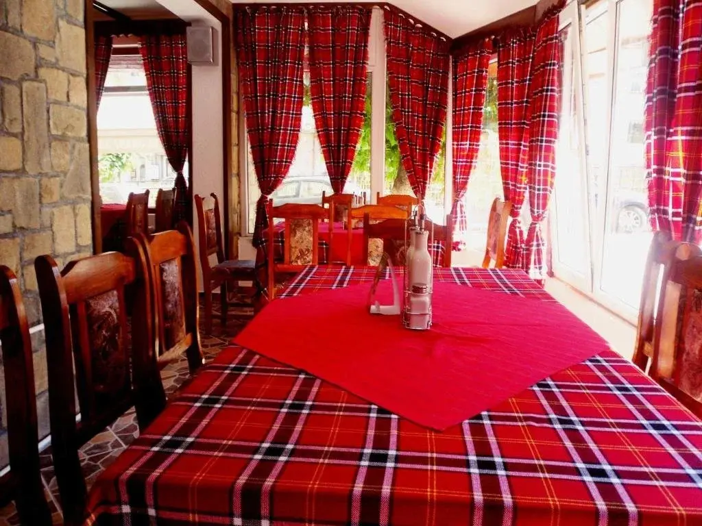 Чепеларе: Family Hotel Feniks