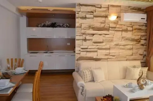 Солнечный берег: Sweet Home 2 Apartment