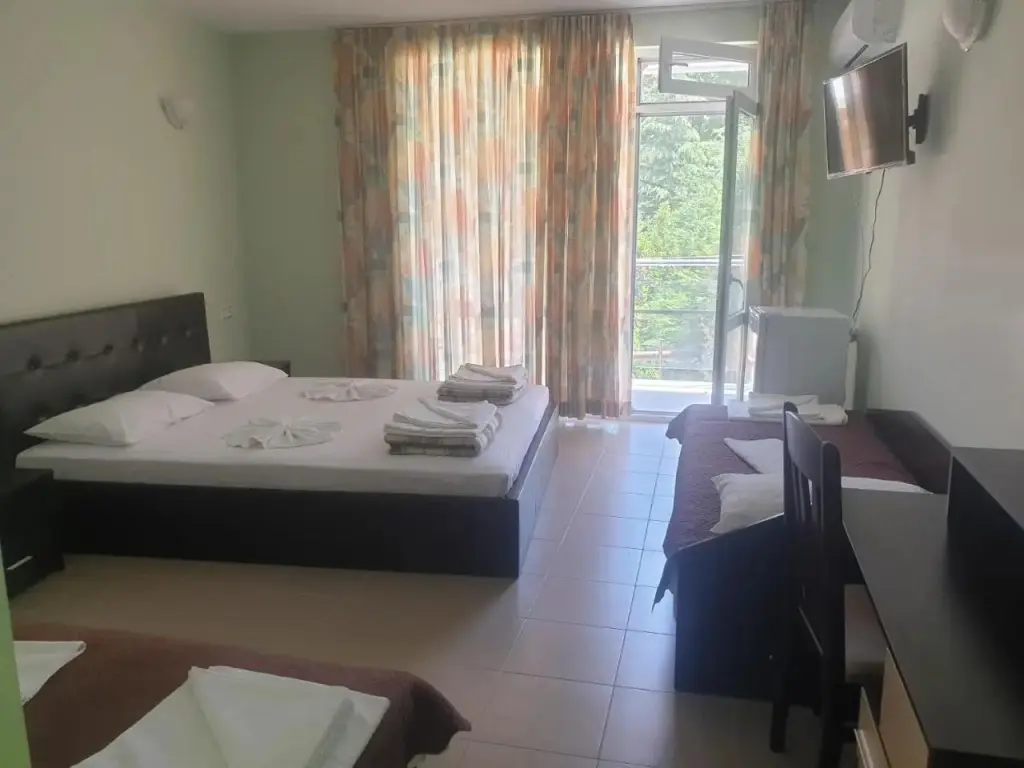 Китен: Hotel Maria