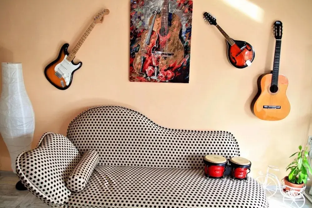 Варна: Vintage apartment in the city jungle