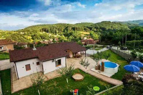 Боровец: Guest House Tandov